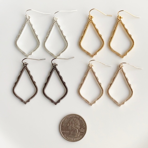 NEW Small Frame Earrings (rose gold) - Picture 7 of 8